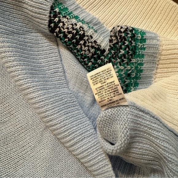 Ardene Women's Ugly Xmas Sweater / NWT - Picture 7 of 7